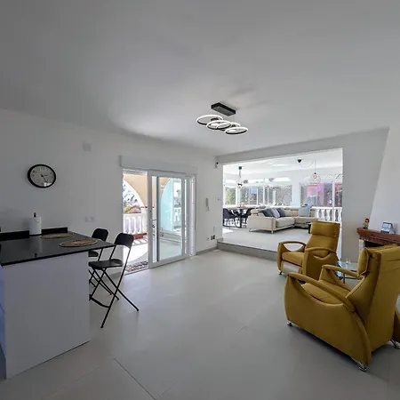 R-70 Oasis 度假居